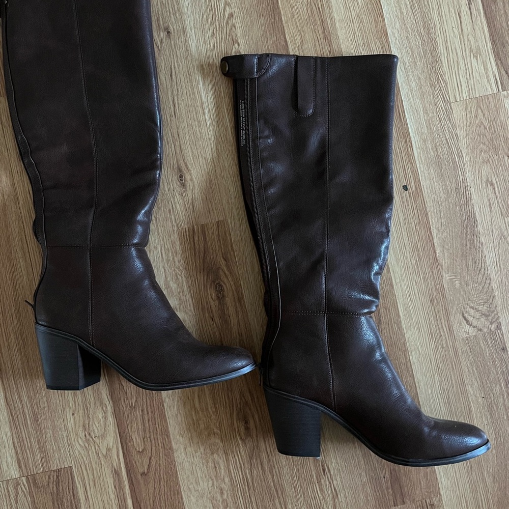 BareTraps Knee High Brown Heeled Boots